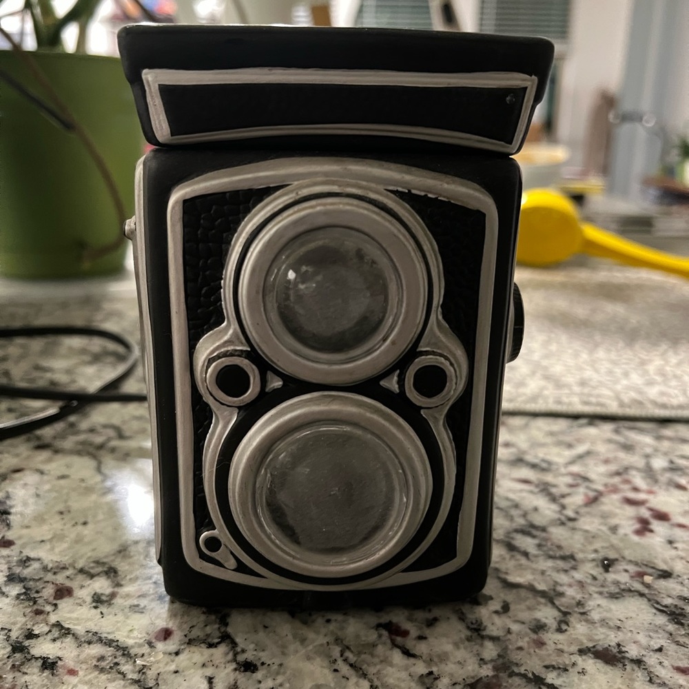 Scentsy - Still Frame Antique Camera Wax Warmer - Retired 2016